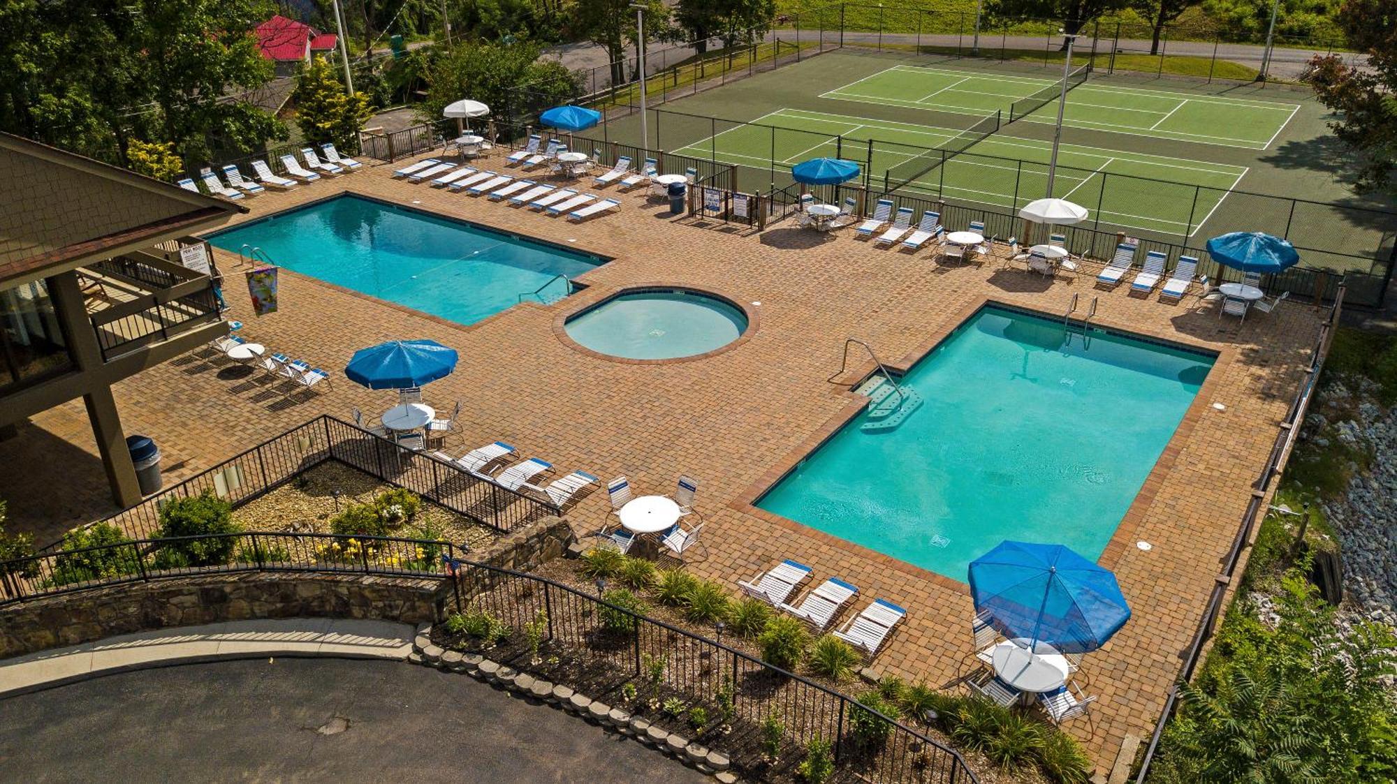 Daya, Hot Tub, Pool Table, 1089 Of Free Attraction Tickets For Each Paid Day, Dollywood And More! แกตลิงเบิร์ก ห้อง รูปภาพ